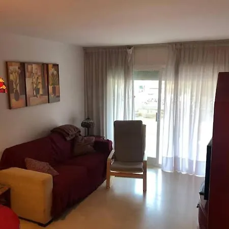 Salou Beach & Parking Apartment