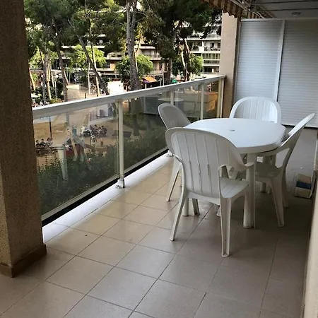 Salou Beach & Parking Apartment * 살루