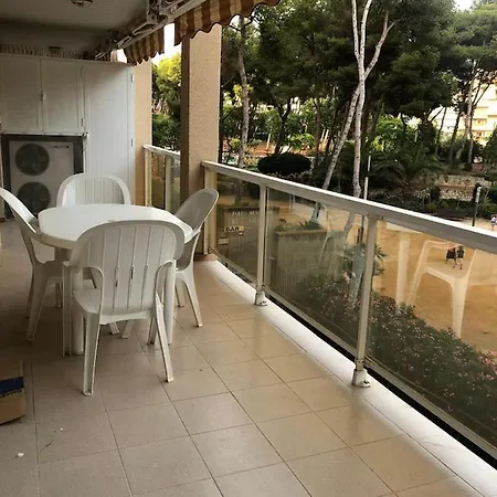 Salou Beach & Parking Apartment 살루